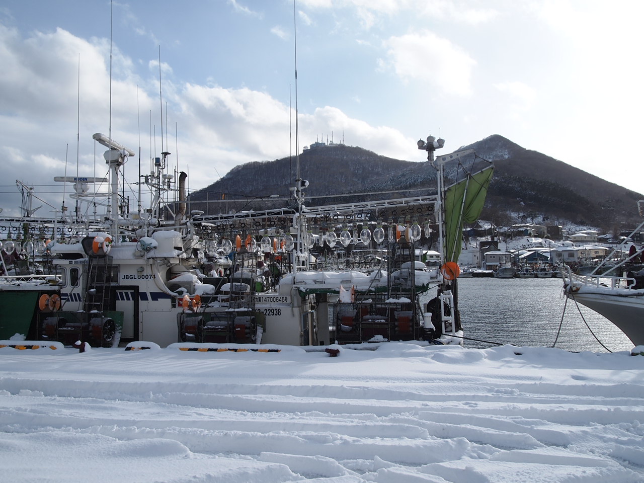 函館イカ釣り船の写真