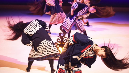 アイヌ古式舞踊（阿寒湖アイヌシアターイコㇿ）の写真