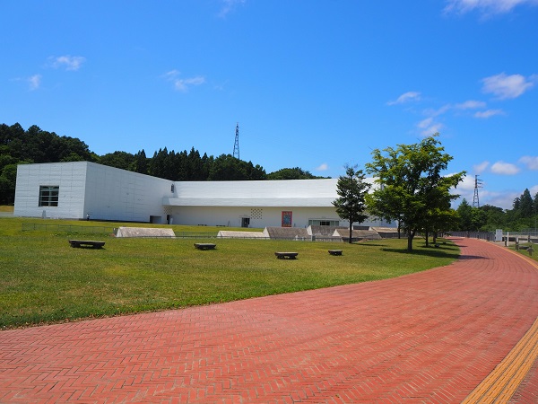青森県立美術館　外観の写真