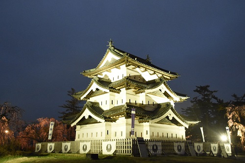 弘前城（春夜景）の写真