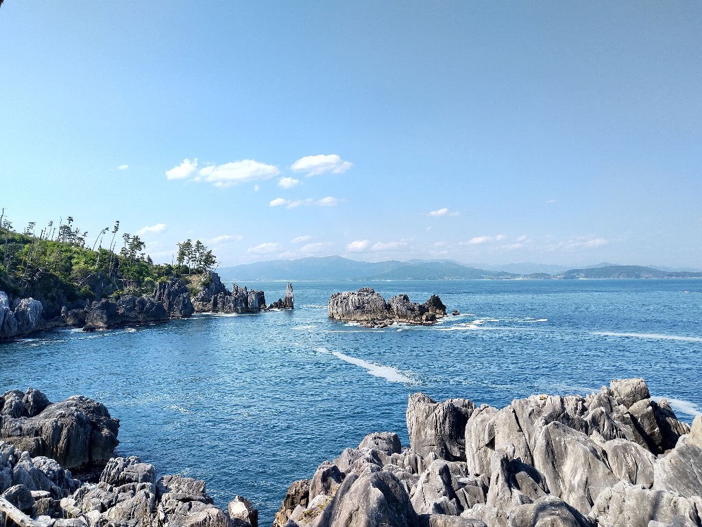 半造から見た折石の写真