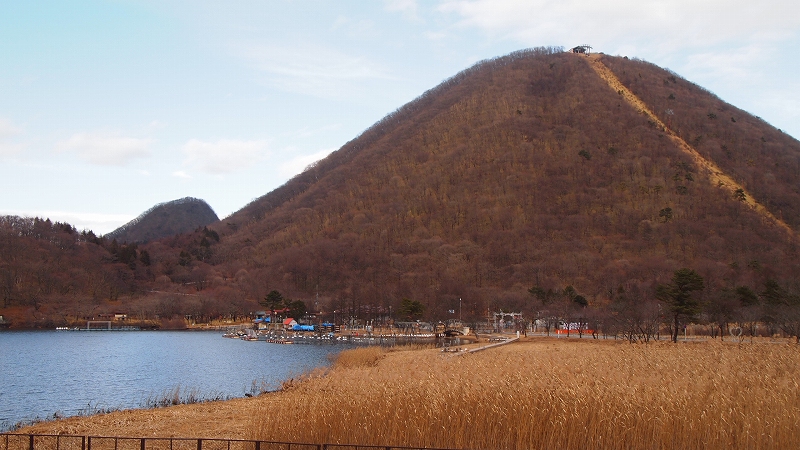 榛名山と榛名湖畔の写真