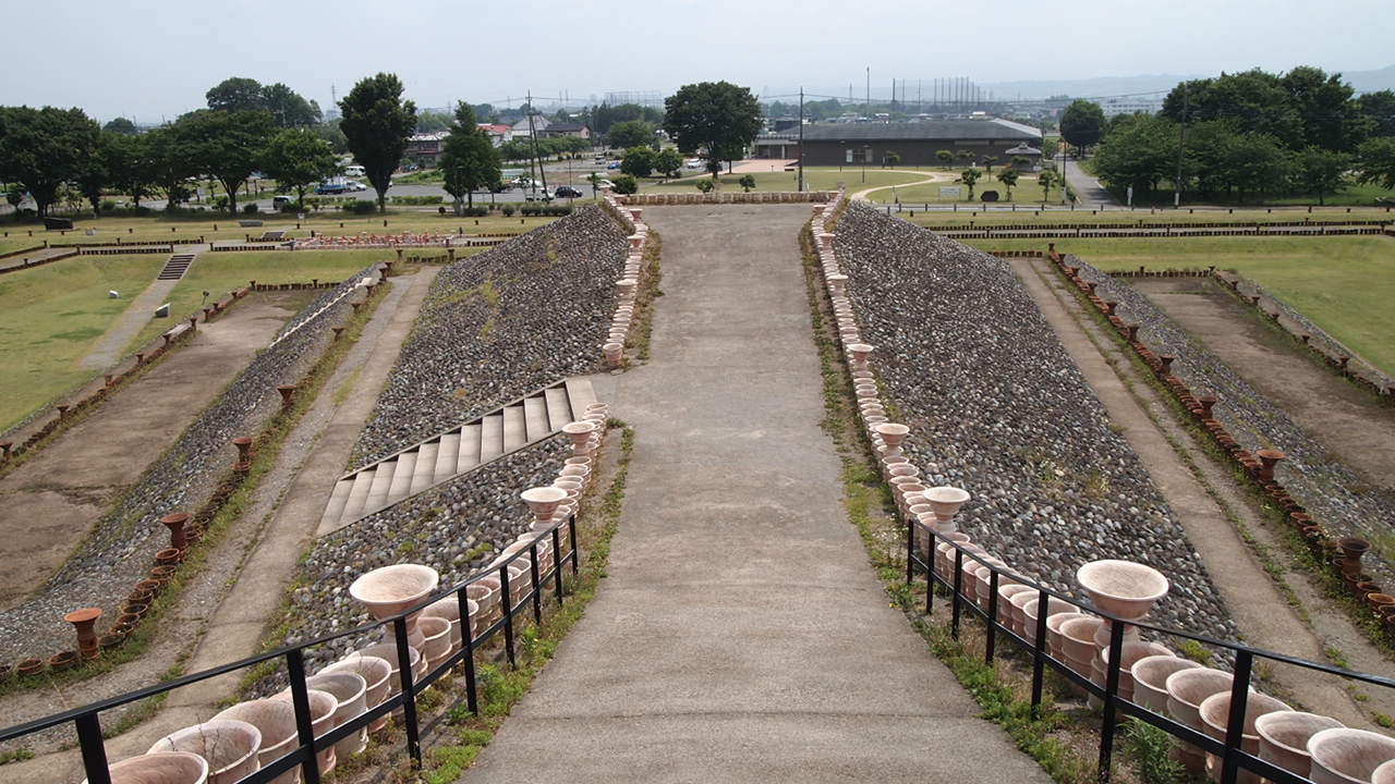八幡塚古墳前方の写真