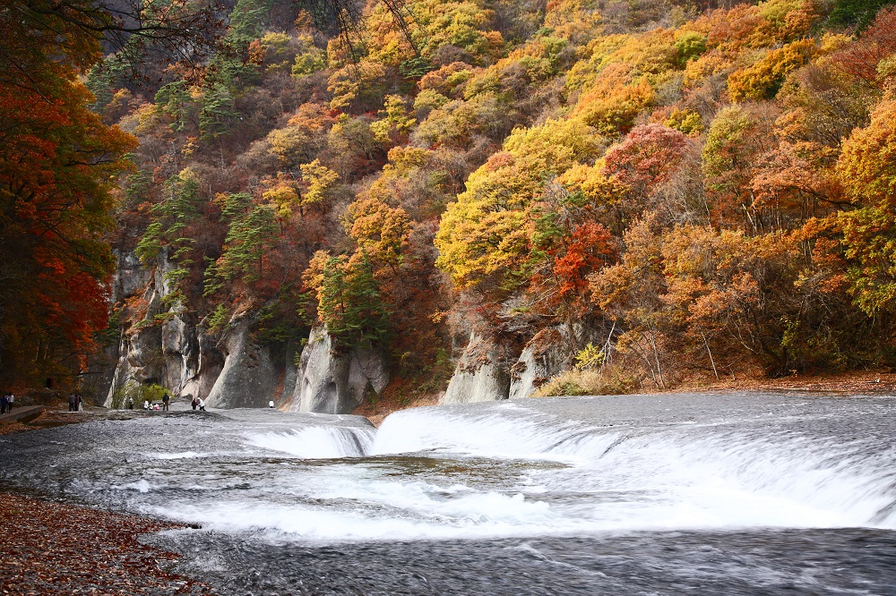 吹割の滝（秋）の写真