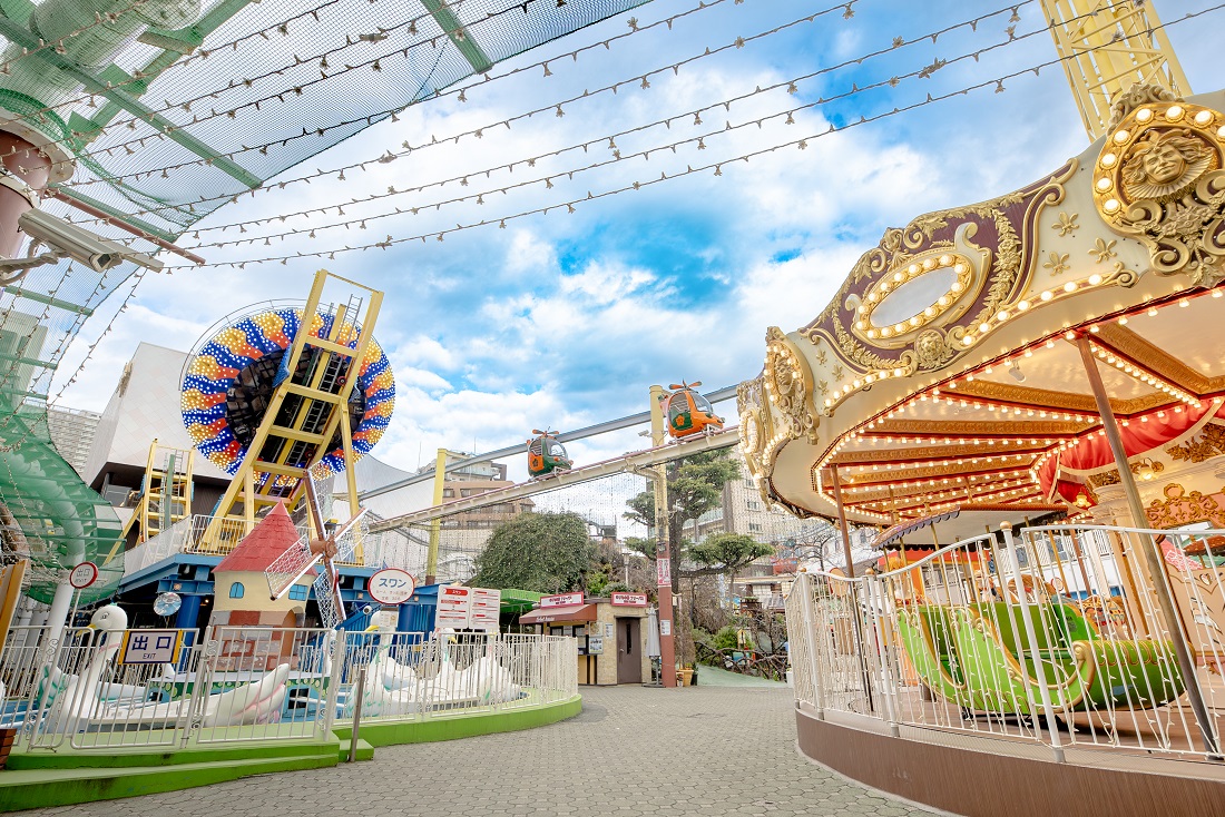 メリーゴーランドとスワンの写真