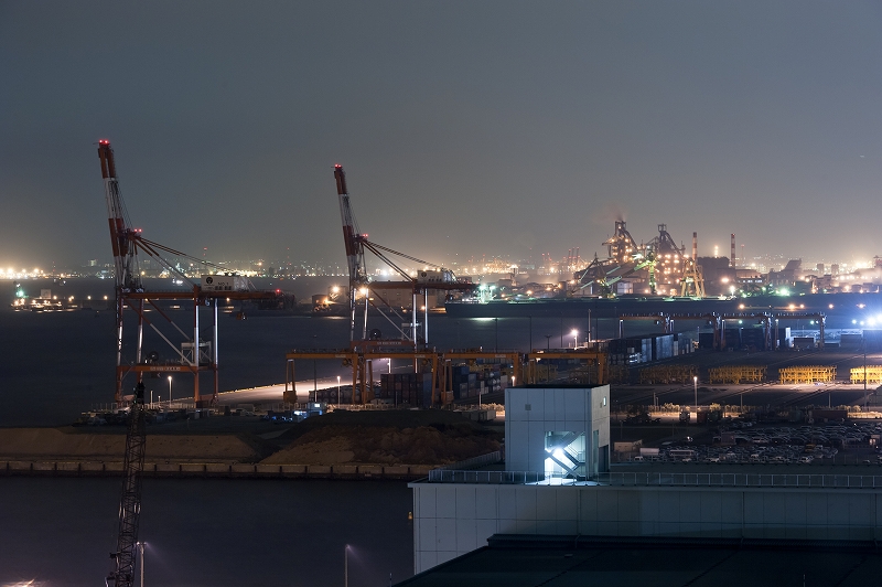 川崎臨海工業地域の工場群の写真