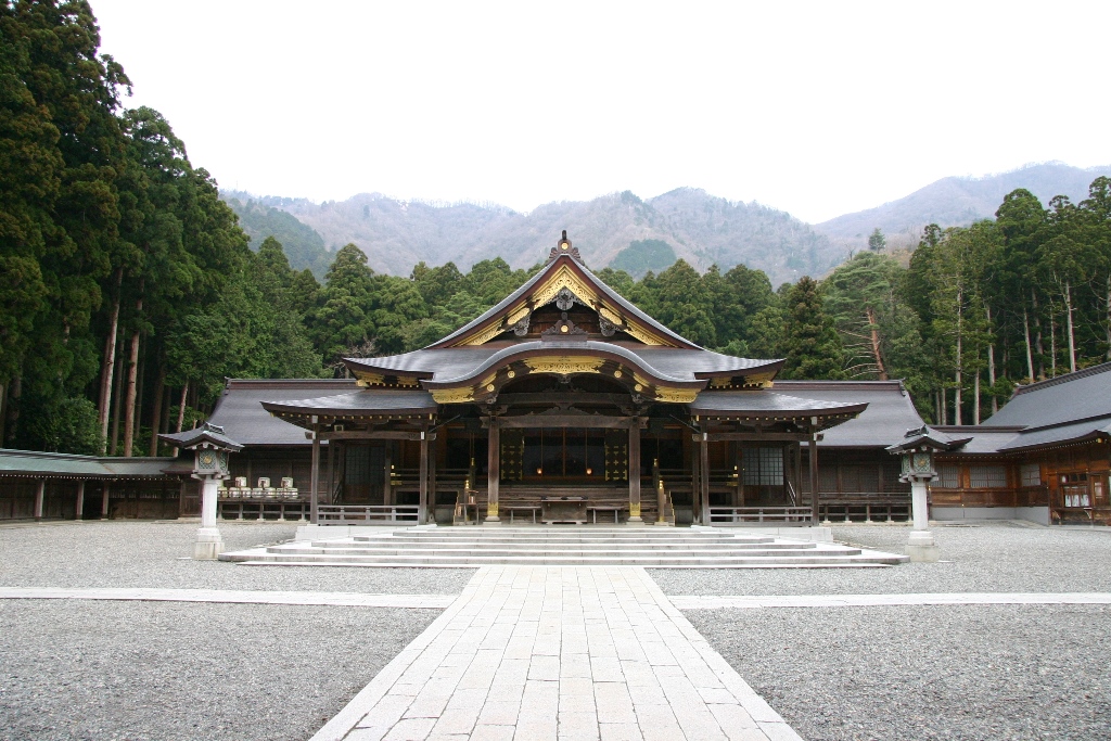 彌彦神社の写真