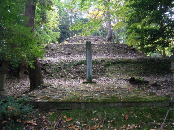 藩祖前田利家墓の写真