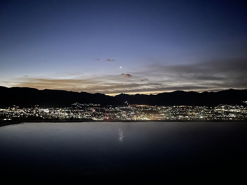 あっちの湯から見る夜景の写真