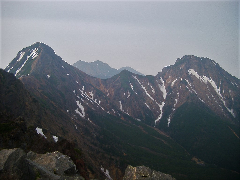 硫黄岳から：赤岳・権現岳・阿弥陀岳の写真