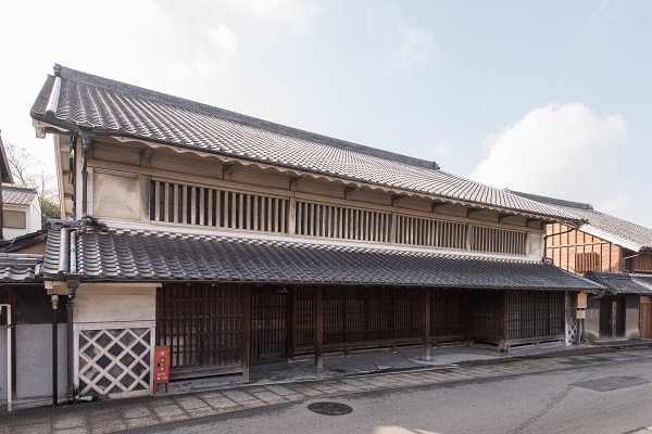 建築物（岡家）の写真