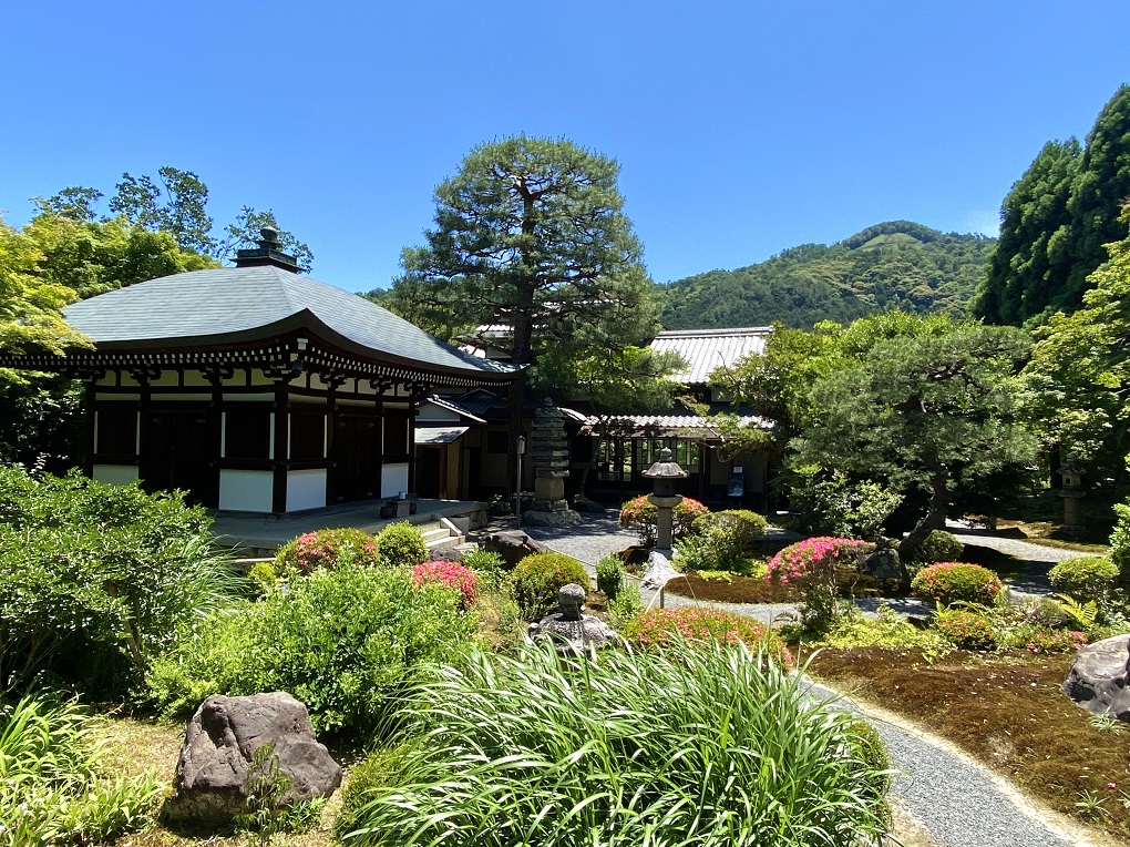 持仏堂と東山大文字の写真