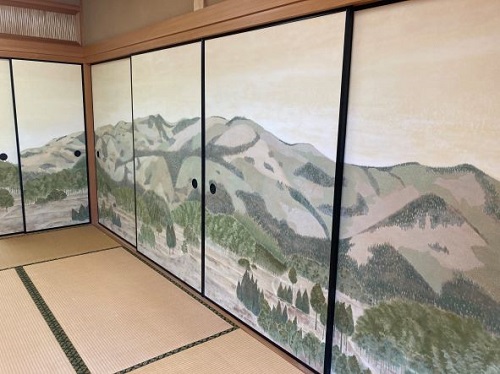 書院襖絵「西山讃歌」の写真