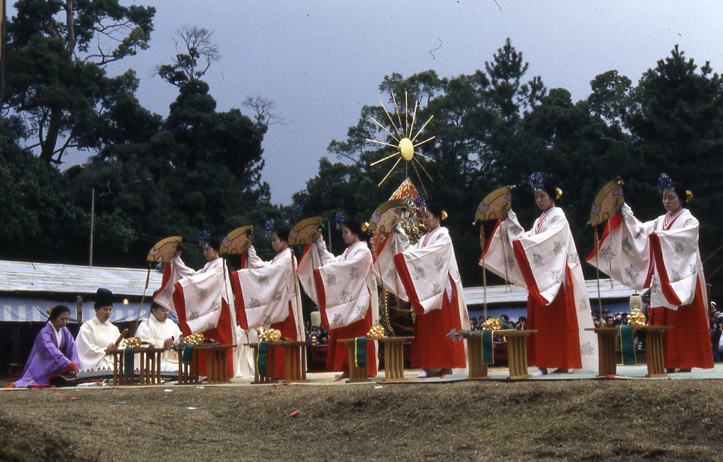 春日若宮おん祭・社伝神楽の写真