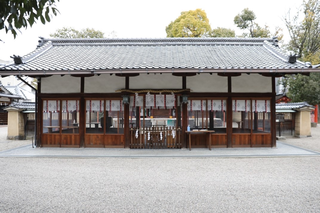 率川神社拝殿の写真