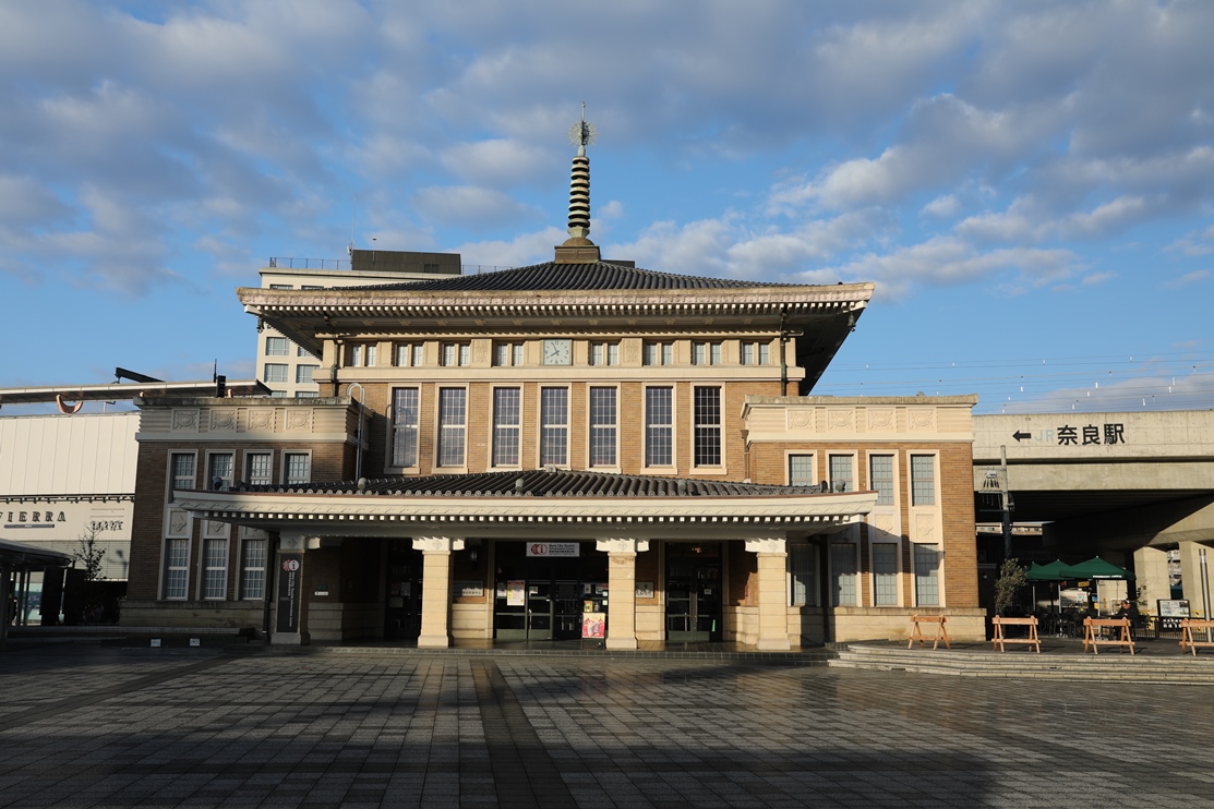 JR奈良駅旧駅舎（奈良市総合観光案内所）の写真