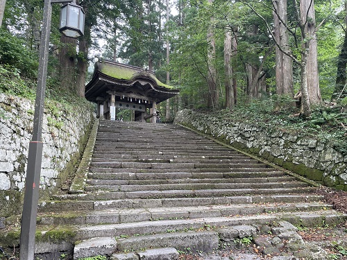 奥宮神門（後ろ向き門）の写真