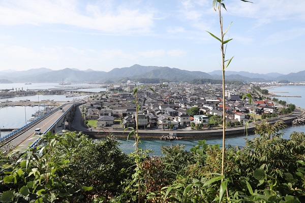 王子山から仙崎の街を望むの写真