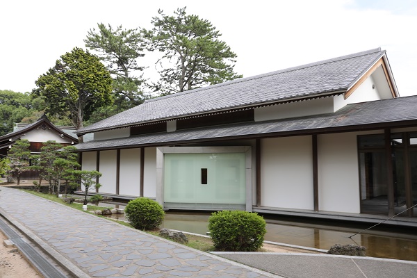 松陰神社宝物殿至誠館の写真