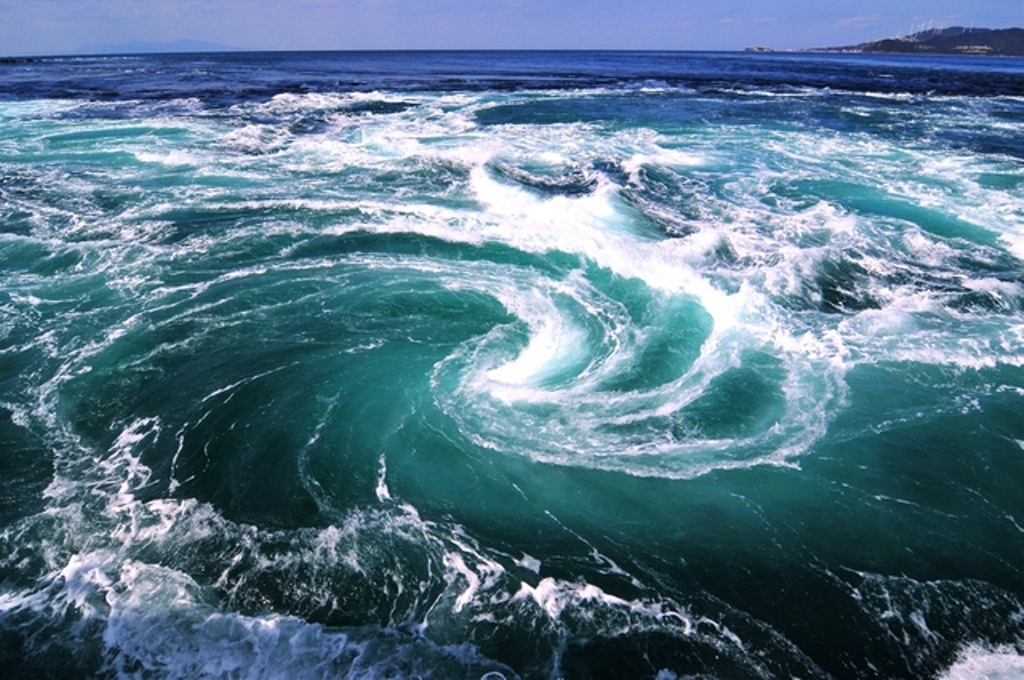 鳴門の渦潮（鳴門海峡）の写真