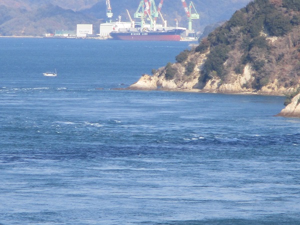 来島海峡の潮流の写真