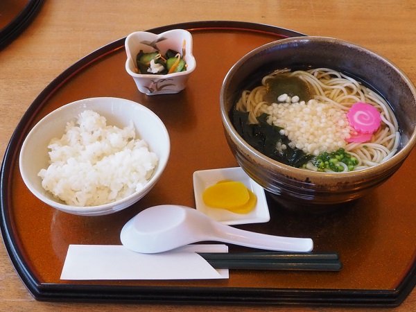 五島うどん定食の写真