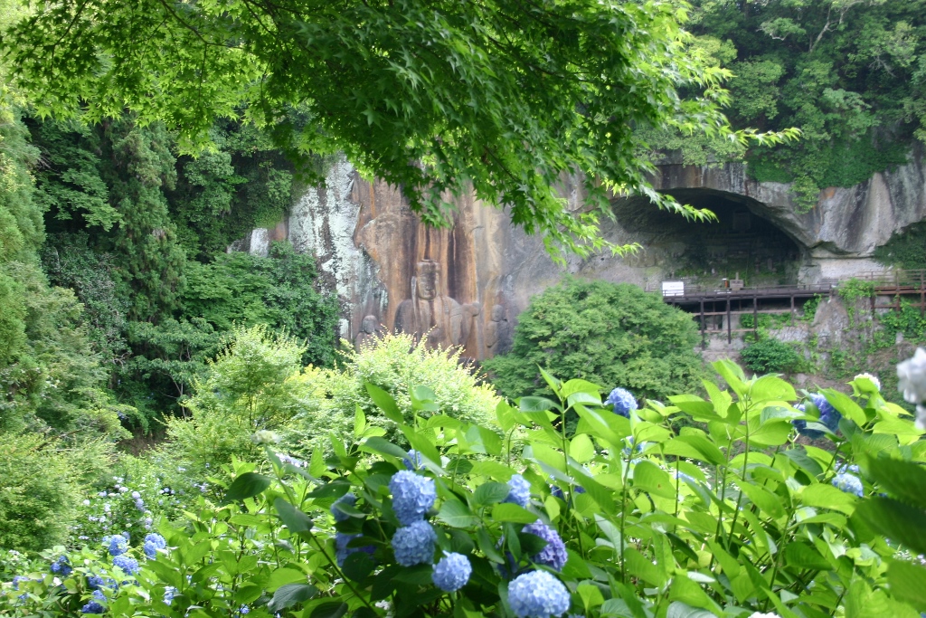 普光寺磨崖仏の写真