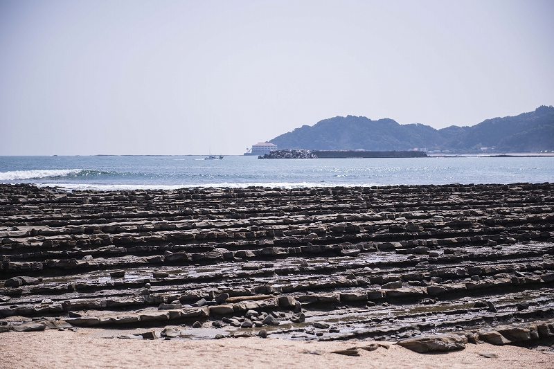 青島の隆起海床と奇形波蝕痕（鬼の洗濯板）の写真